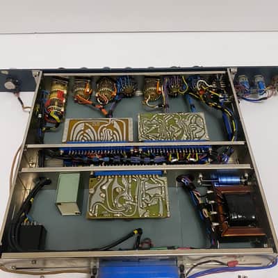 Original Neve 1064 mic pre / 3 band eq housed in a older brent averill face plate 1 ru rack including D.I. / 48v and output trim image 5