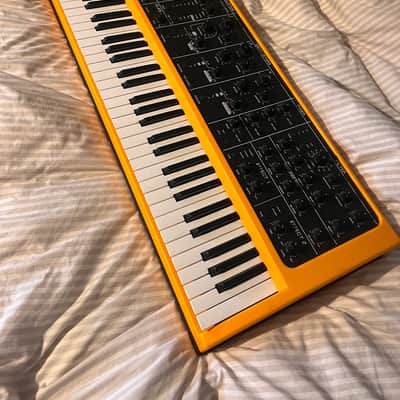 Studiologic Sledge 2.0 Polyphonic Virtual Analog Synthesizer 2010s - Yellow / Black