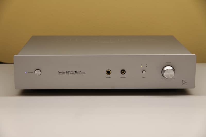 LUXMAN P-200 Headphone Amplifier