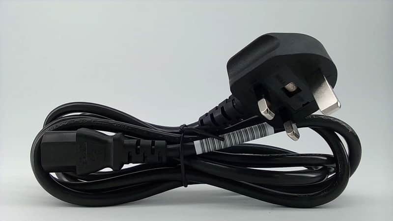 International power cord - about 6ft - BS1363 to C13 image 1