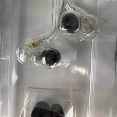 Shure SE215 Single Driver In-Ear Monitors, Clear image 3