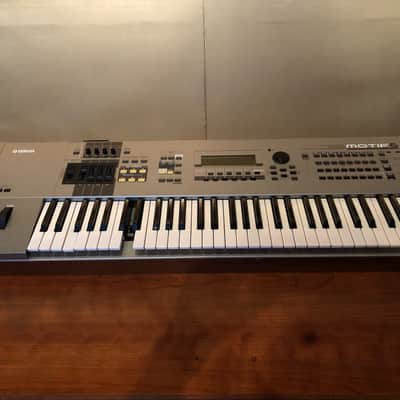 Yamaha Motif 6 Synthesizer - Needs slight repair