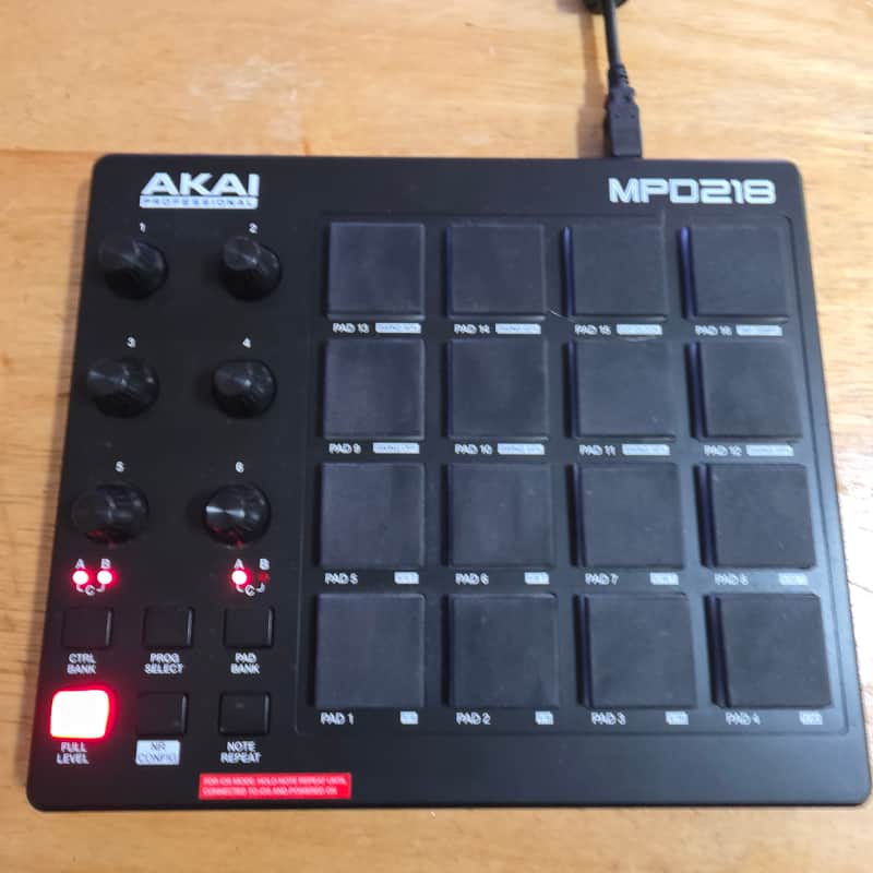 Akai MPD218