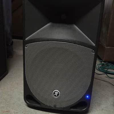 Mackie TH-12A 12" 400-Watt 2-Way Powered Loudspeaker 2011 - 2014 - One (1) image 1