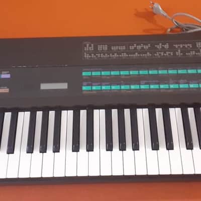 Yamaha DX7 Programmable Algorithm Synthesizer 1983 - 1987 - Black