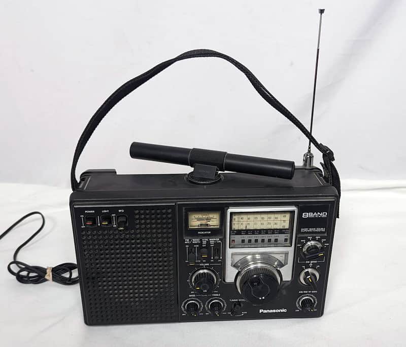 Vintage Panasonic RF-2200 8 Band Short Wave Double Superheterodyne Radio TESTED image 1