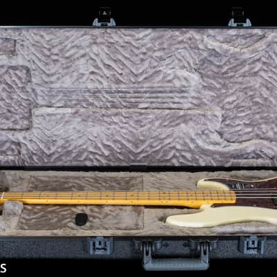 Fender American Professional II Precision Bass Maple Fingerboard Olympic White (165) image 7