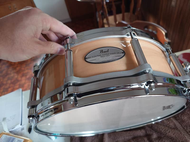 Pearl Free Floating 14x5" Maple Snare image 1