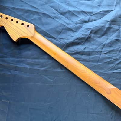 BMC Guitar Neck Jaguar® 22 Fret Roasted Maple MOP Block Inlays Bound With Rosewood Fingerboard Nitro Lacquer 2025 - 9.5 Radius   [JG102] image 6