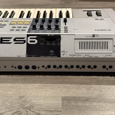 Yamaha Motif ES 6 Production Synthesizer 2000s - Gray image 6