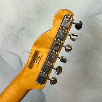 Squier Classic Vibe 60s Loaded Custom Telecaster Neck Vintage Tint with Slab Fingerboard image 3