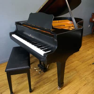 Young Chang G175 Baby Grand Piano Ebony Satin image 3