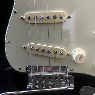 Fender Stratocaster 2017 - Black gloss image 6
