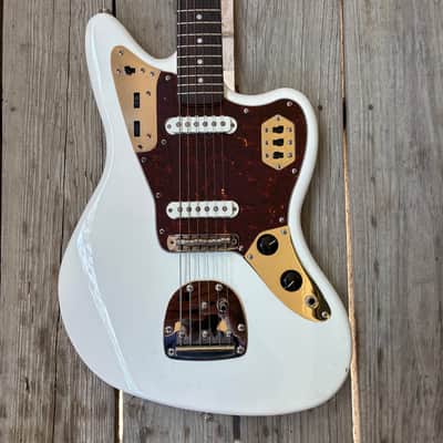 Squier Classic Vibe '60s Jaguar 2022 - Olympic White with Matching Headstock electric guitar Limited edition image 2