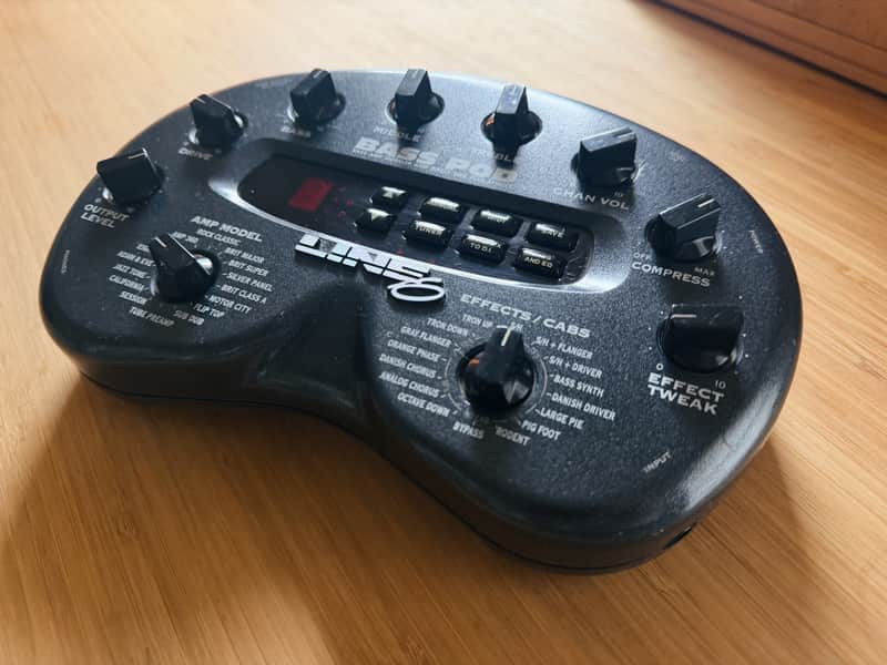 Line 6 Bass POD Multi-Effect and Amp Modeler — Excellent — Original Power Supply