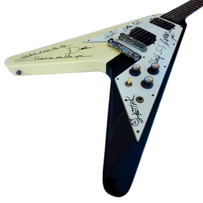 1990 GIBSON RUDOLPH SCHECKNER SIGNATURE FLYING V - SIGNED BY THE SCORPIONS - The David Leach Collect image 2