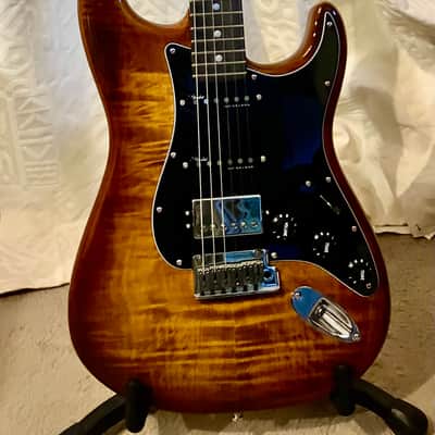Fender Limited Edition American Ultra Stratocaster HSS Tiger's Eye 2024 - Flame Burst image 1