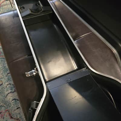 Used SKB Molded Hardshell Grand Concert Guitar Case image 4