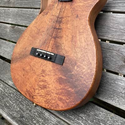 KALA Revelator Nautilus Master Grade Koa Baritone ukulele imagen 4