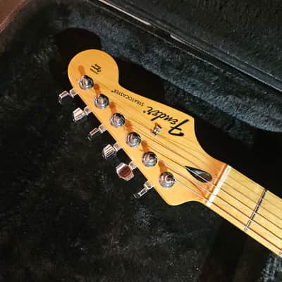 Fender flamey strat, sunburst Cool guitar In nice condition image 3