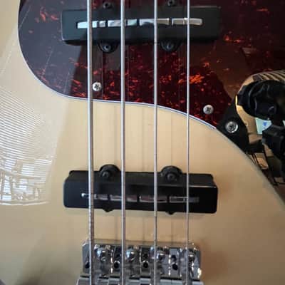 *Modded* Sire Marcus Miller V5 Four String 2023 - Antique White image 14