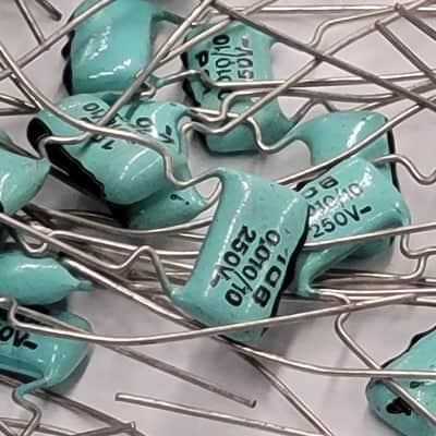 Green Drop Capacitors 0,010uF 10% 250v Bag Of 95 Seafoam Green / Black image 13