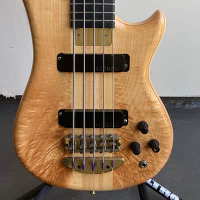 Alembic Essence 5 image 2