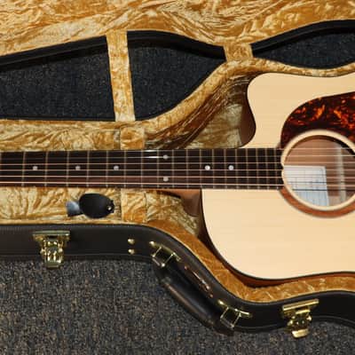 Maton Solid Road Series SRS70C Natural Satin Finish Dreadnought Cutaway Acoustic Electric with case NEW image 2