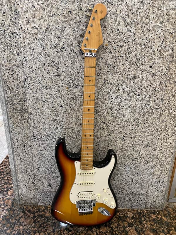 Fender 1992 American Floyd Rose Classic HSS Stratocaster Electric Guitar 3-Tone Sunburst image 1