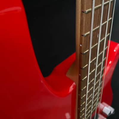 Vision JB8 Jazz Bass Starter Kit - Sosft case Jack and 35W Amplifer - Red - NEW image 11