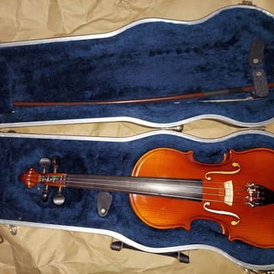 Becker Model 100 size 1/4 violin. Romania, Very Good Condition image 1