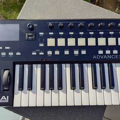 Akai Advance 25 Keyboard Controller 2010s - Black image 3
