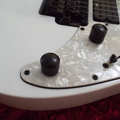 Details about  Ibanez Rg 350 White Body Sharktooth Neck RG350 Edge Zero Bridge Guitar image 3