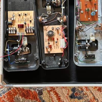 Pedal Lot Wahs Volume Pedals Cry Baby Hellbabe + Case AS-IS image 3