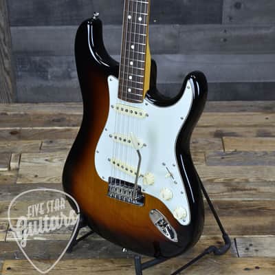 Pre-Owned Fender American Professional II Stratocaster - Two Tone Sunburst with Hard Shell Case image 11