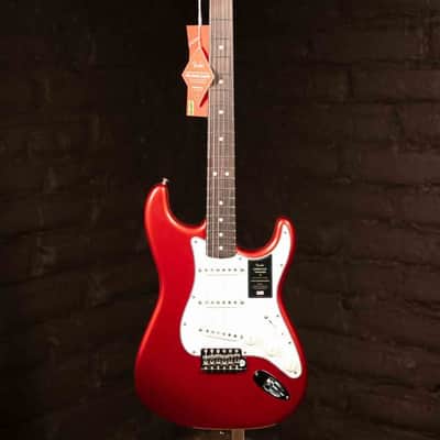 Fender American Vintage II 1965 Stratocaster, Rosewood Fingerboard - Candy Apple Red