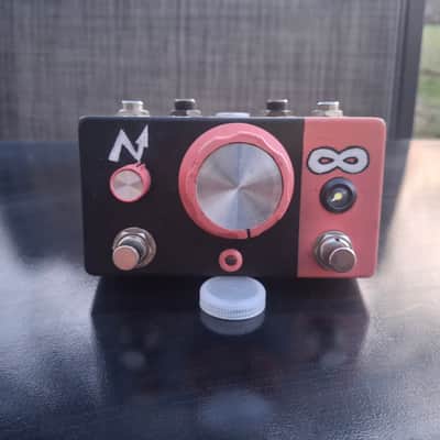 Anchored Cloud Sound JHS inspired feedback looper 2026 - Pink/black/ handpainted image 7