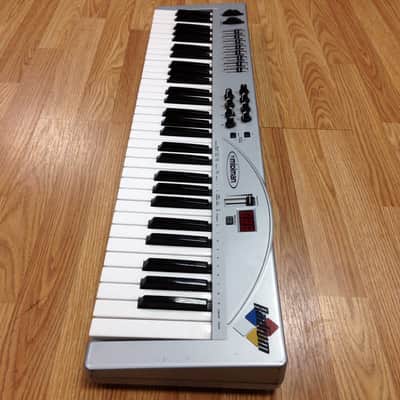 M-Audio Radium 61-Key USB Midi Controller image 2