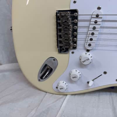 Fender Eric Clapton Stratocaster Guitar with Case 2021 - Olympic White / Maple neck image 4