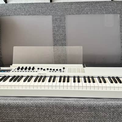 Arturia KeyLab 88 MIDI Controller MIDI Controller 2015 - 2017 - White image 1