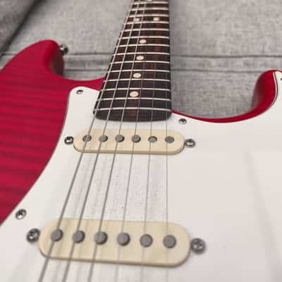 Fender Custom Shop Deluxe Stratocaster Abigail Ybarra Red Hot Pickups Flame Maple image 17