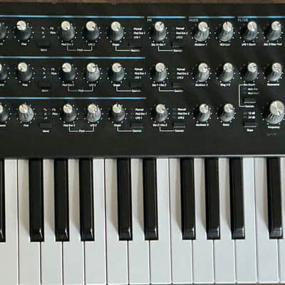Novation Summit 61-Key 16-Voice Synthesizer no box mint condition