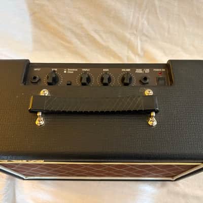 Vox Pathfinder 10 10-Watt 1x6.5" Guitar Practice Amp 2002 - Present - Black image 2