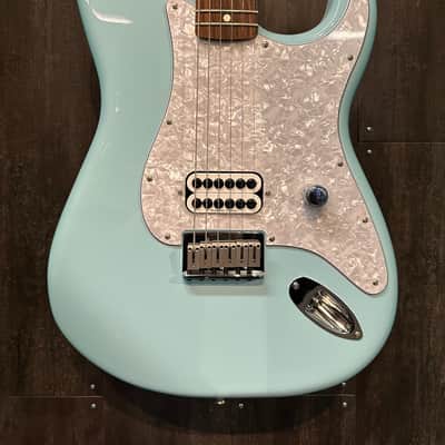 BRAND NEW 2023 Fender Limited Edition Tom DeLonge Signature Stratocaster Daphne Blue w/ Gig Bag image 2