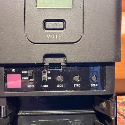 Peavey 3010690 Wireless In-Ear Monitor System 2010s - Black image 8