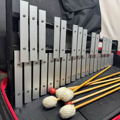 Vic Firth Xylophone 32 Key Percussion Student Instrument w/ Mallets & Case image 2