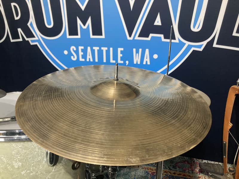 Zildjian - 18" Avedis Ride Cymbal 1920g 1970's image 1