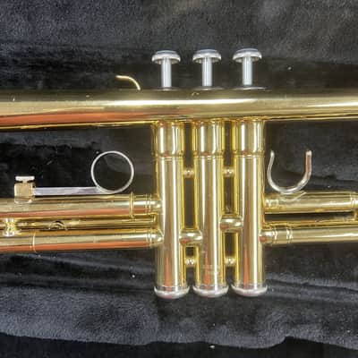 Yamaha YTR2330 Trumpet - Used image 4