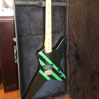 Kramer Voyager 1981 w/ Pre-Lawsuit Headstock and Original Hardshell Case image 2