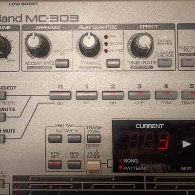 Roland MC-303 Groovebox 1990 - 1998 - Silver image 3